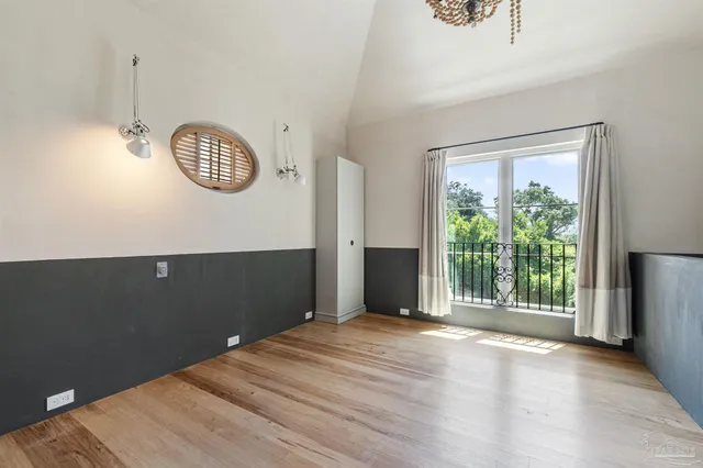 $3,395,000 | 1725 E Lane, Pensacola, FL 32501