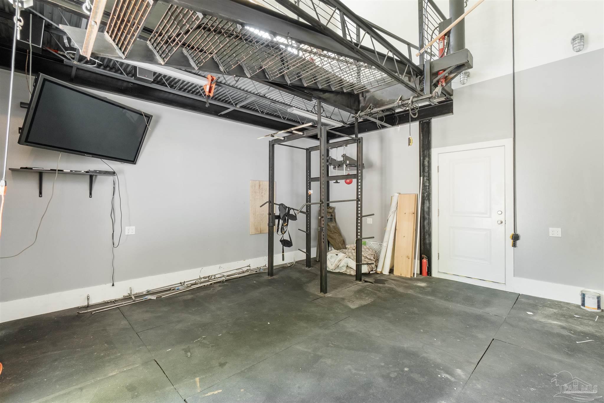 1725 E Lane Pensacola, FL 32501 - Photo 63 of 72 a view of an empty room