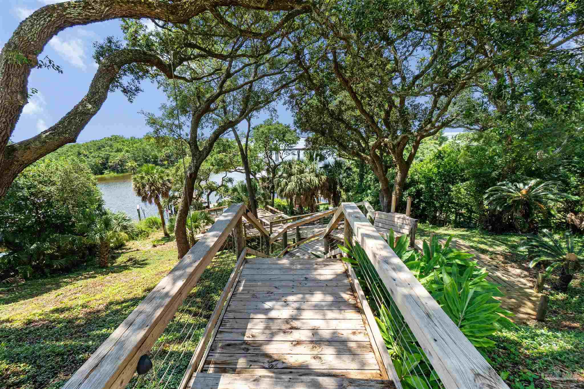 1725 E Lane Pensacola, FL 32501 - Photo 66 of 72 a view of an outdoor space with a garden