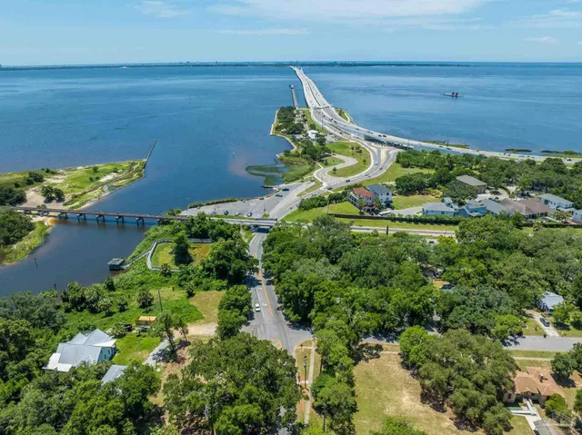 $3,395,000 | 1725 E Lane, Pensacola, FL 32501