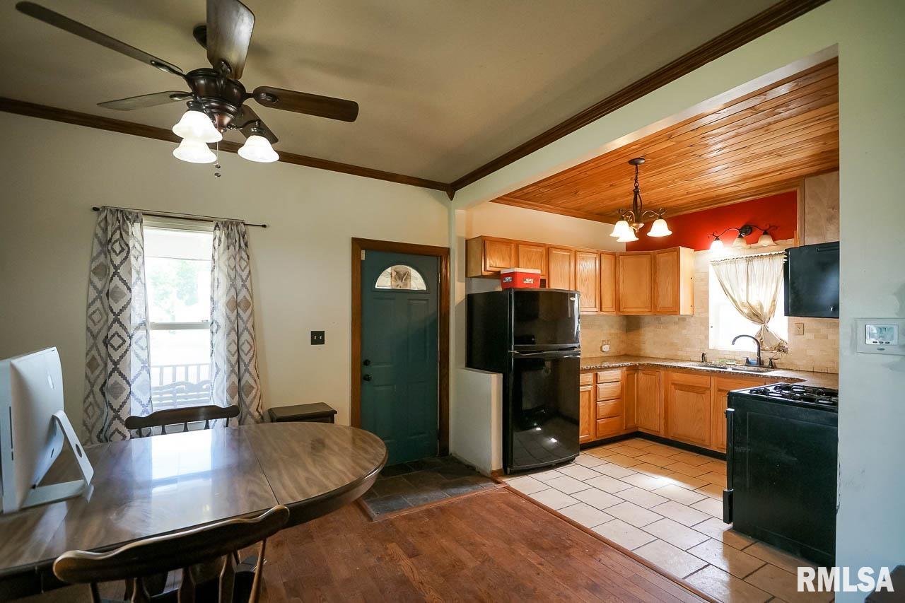 617 East Virginia Avenue Peoria, IL 61603 - Photo 13 of 57