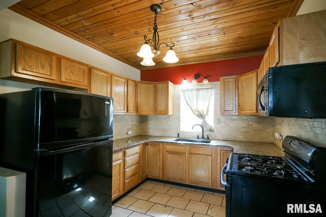 617 East Virginia Avenue Peoria, IL 61603 - Photo 20 of 57