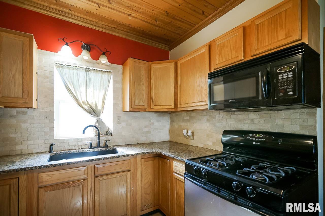 617 East Virginia Avenue Peoria, IL 61603 - Photo 21 of 57