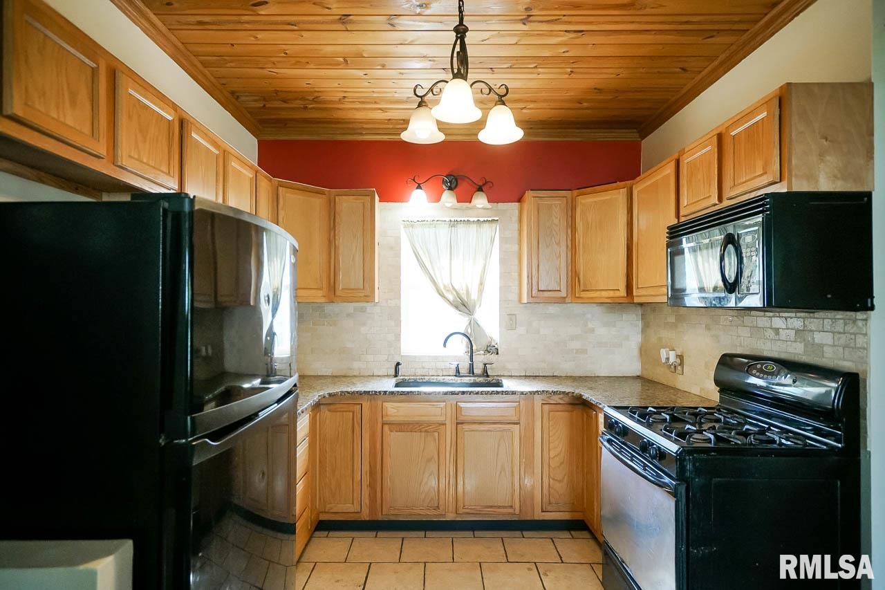 617 East Virginia Avenue Peoria, IL 61603 - Photo 25 of 57