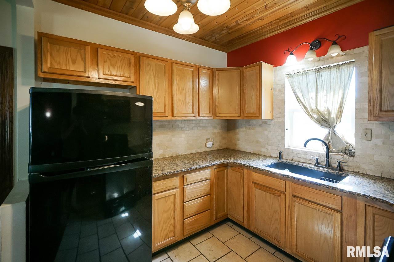 617 East Virginia Avenue Peoria, IL 61603 - Photo 27 of 57