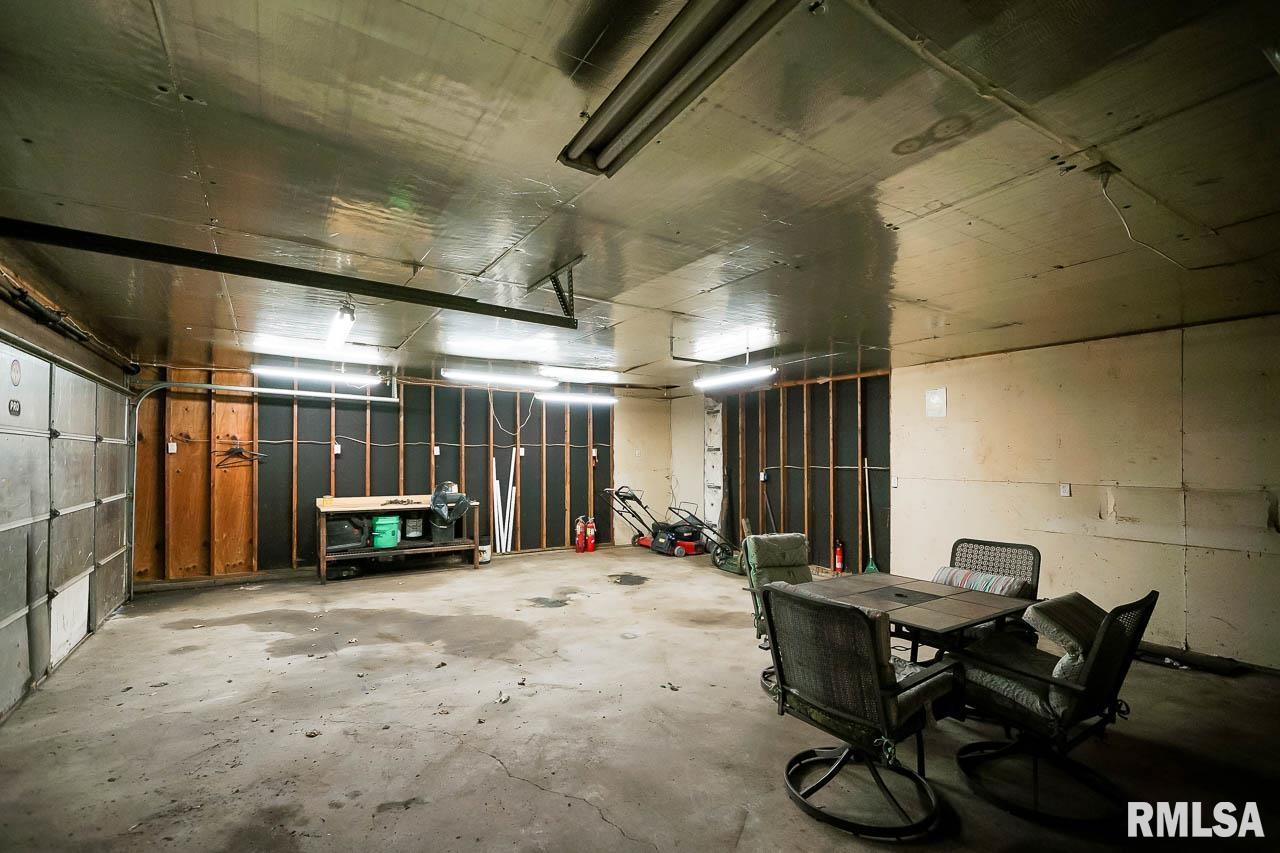 617 East Virginia Avenue Peoria, IL 61603 - Photo 47 of 57