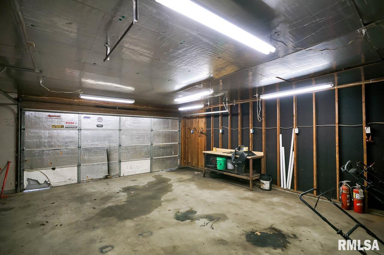 617 East Virginia Avenue Peoria, IL 61603 - Photo 48 of 57