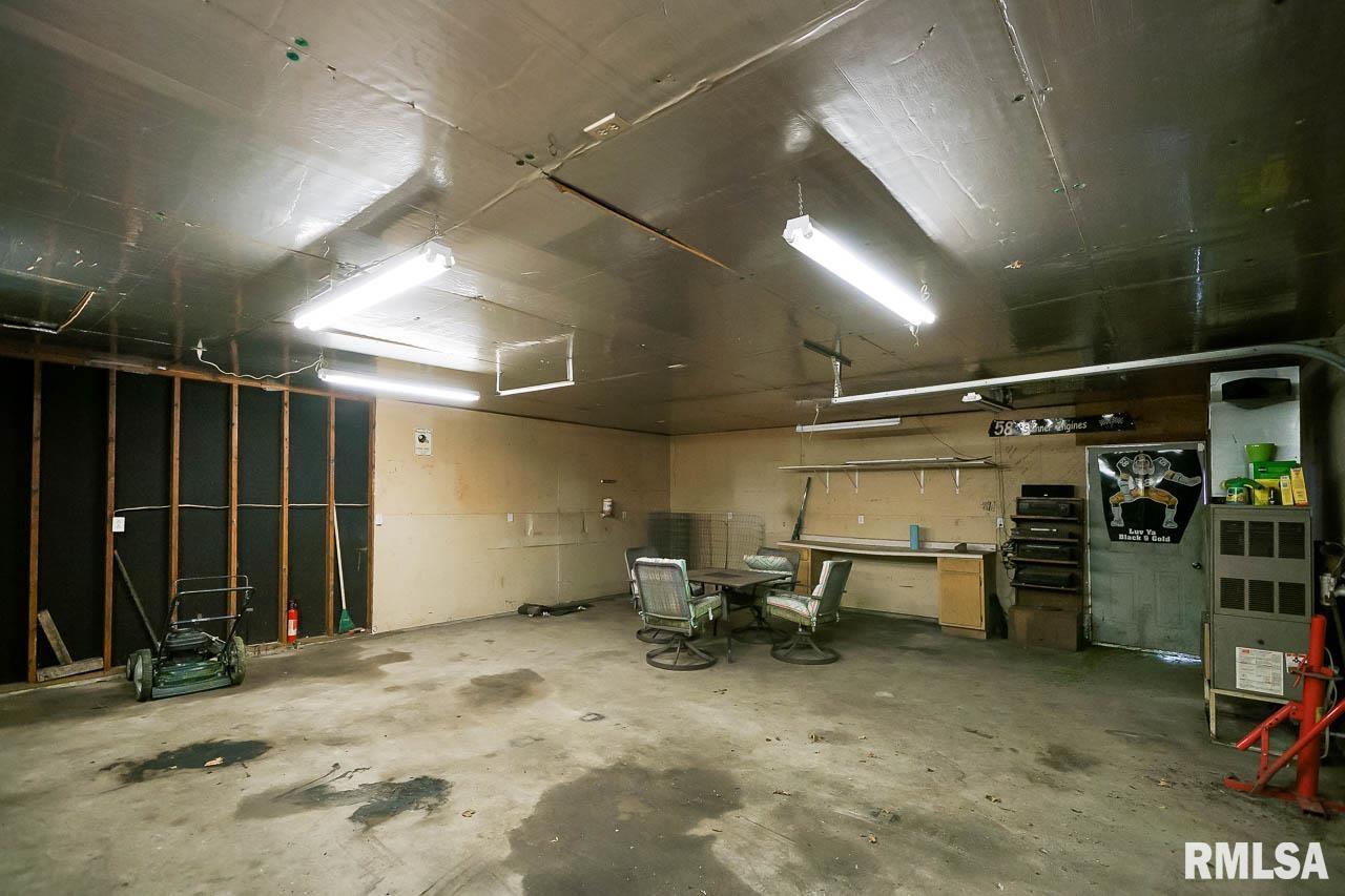 617 East Virginia Avenue Peoria, IL 61603 - Photo 49 of 57