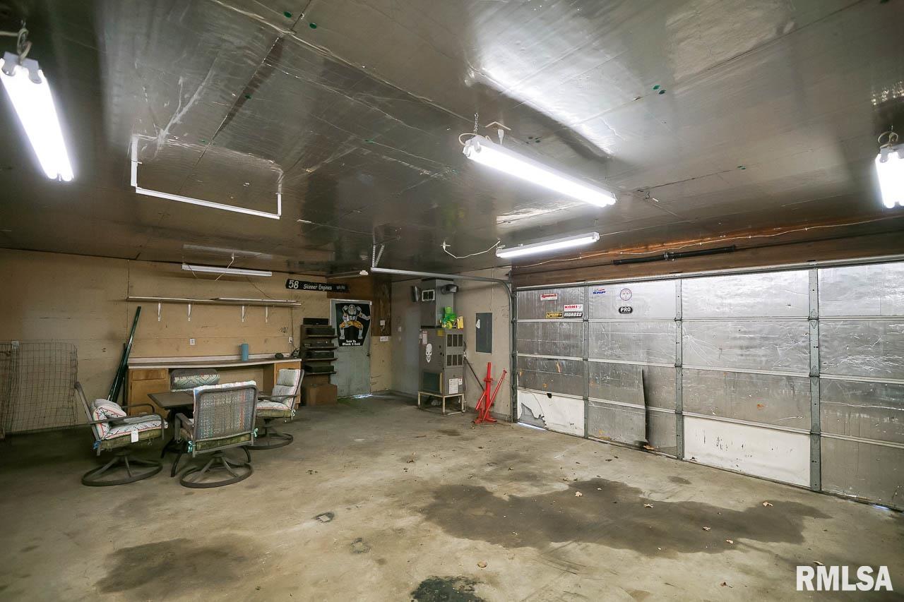 617 East Virginia Avenue Peoria, IL 61603 - Photo 50 of 57