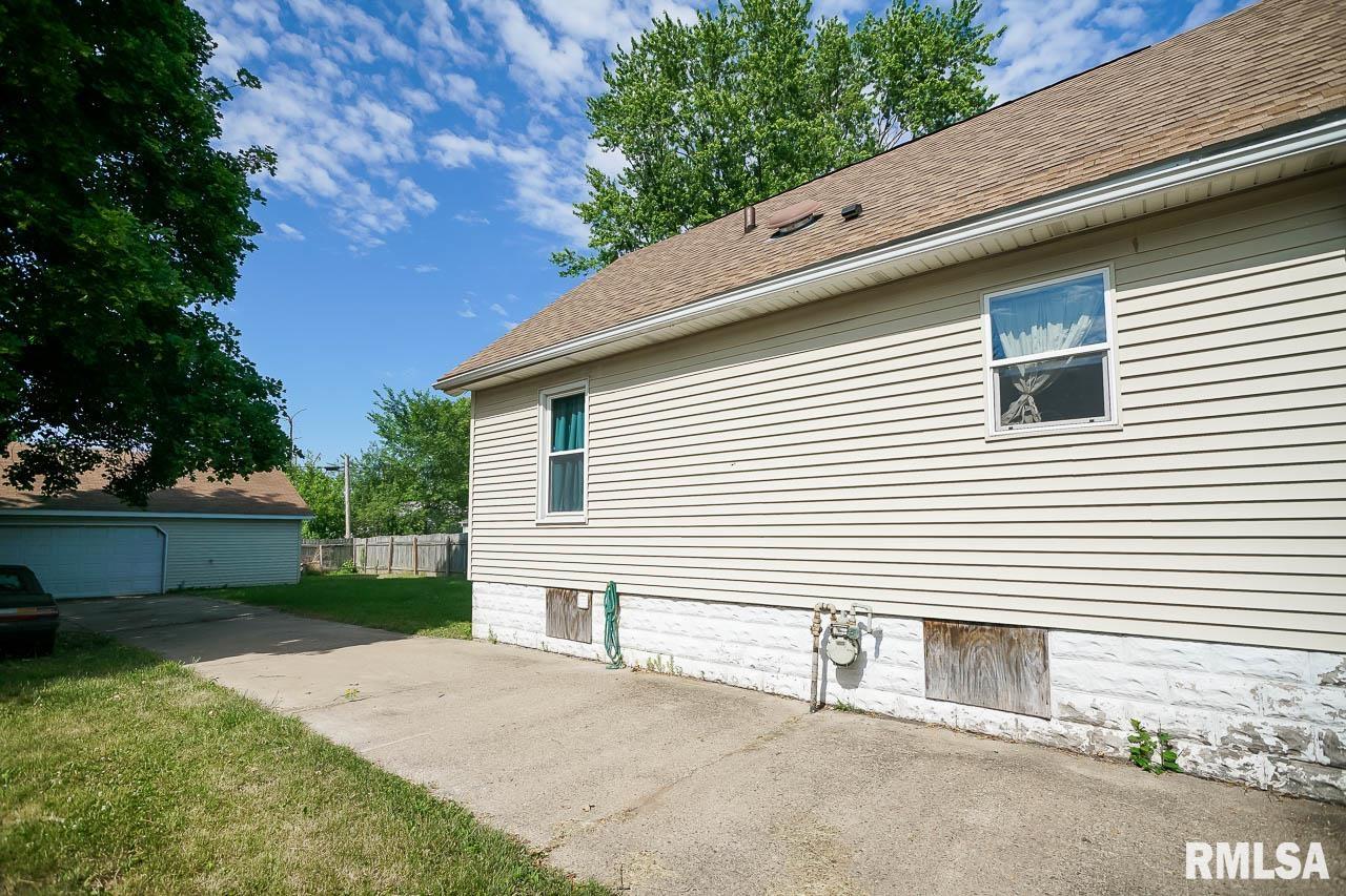 617 East Virginia Avenue Peoria, IL 61603 - Photo 56 of 57