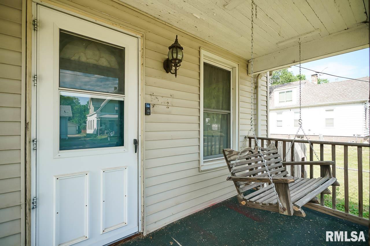 617 East Virginia Avenue Peoria, IL 61603 - Photo 7 of 57