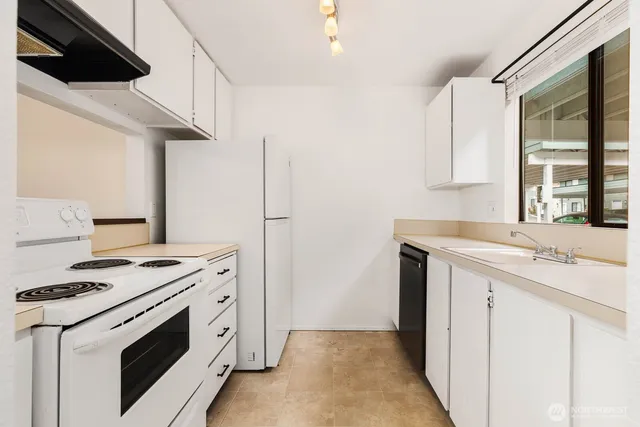 $320,000 | 1040 South 320th Street, Unit 18, Federal Way, WA 98003