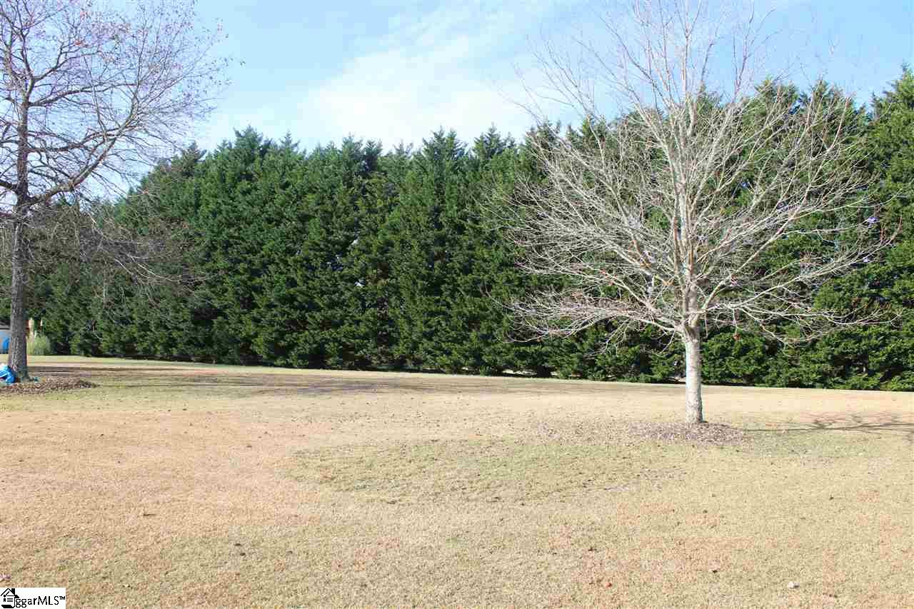 107 Ford Road Greer, SC 29651 - Photo 4 of 27 Gallery Image 4