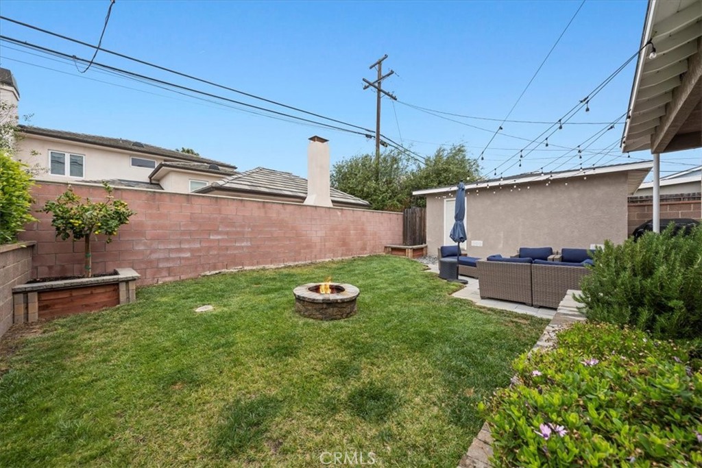 22643 Draille Drive Torrance, CA 90505 - Photo 28 of 33 a view of yard with green space