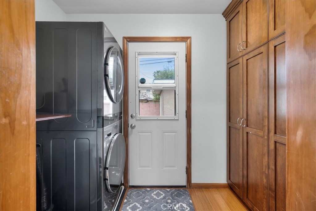 22643 Draille Drive Torrance, CA 90505 - Photo 8 of 33 Room for side by side washer/dryer but owners preferred stack system.