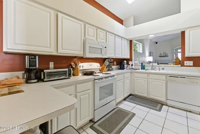 $650,000 | 212 Salt Grass Court, Ponte Vedra Beach, FL 32082