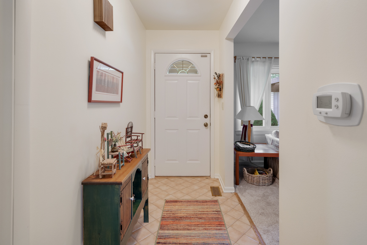230 Yarmouth Road Elk Grove Village, IL 60007 - Photo 4 of 25