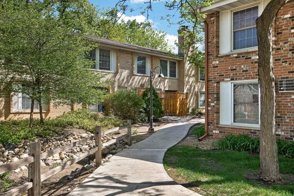 $149,500 | 4624 Cedar Lake Road, Unit 3, St. Louis Park, MN 55416