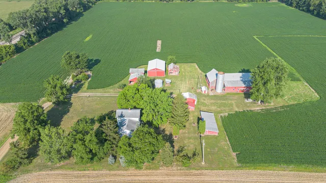 $250,000 | 4985 West Gilpin Road, Three Oaks, MI 49128