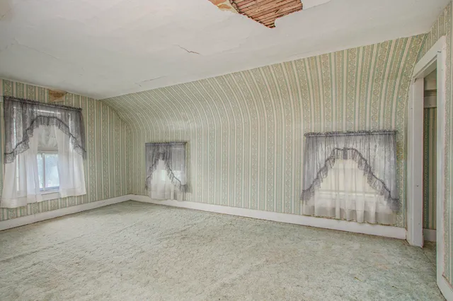 $250,000 | 4985 West Gilpin Road, Three Oaks, MI 49128