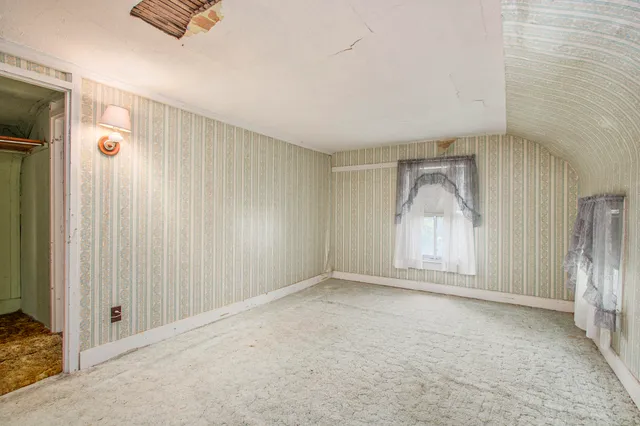 $250,000 | 4985 West Gilpin Road, Three Oaks, MI 49128