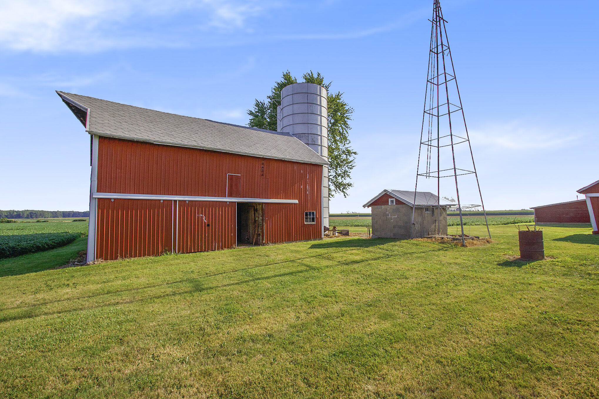4985 West Gilpin Road Three Oaks, MI 49128 - Photo 22 of 37 HIstoric Barn
