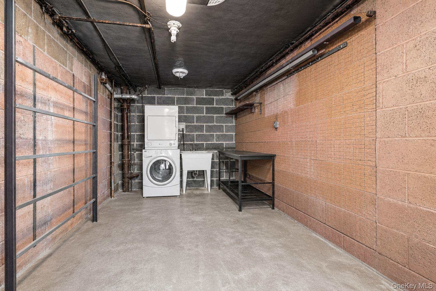4223 Digney Avenue Bronx, NY 10466 - Photo 37 of 39