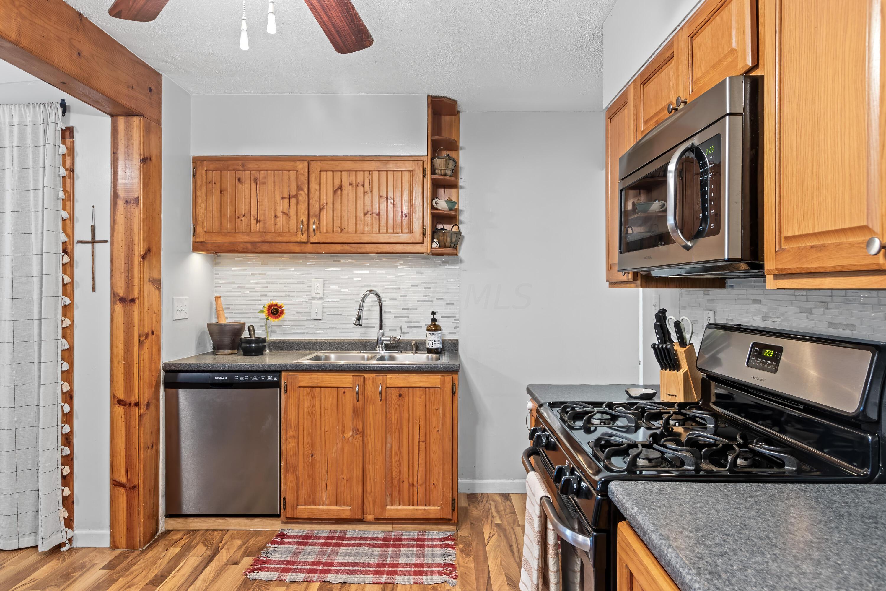 171 South Ashburton Road Columbus, OH 43213 - Photo 8 of 29 171 South Ashburton Road-13.jpg-FULL