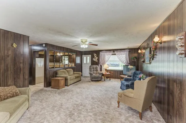 $200,000 | 705 North School Street, Braidwood, IL 60408