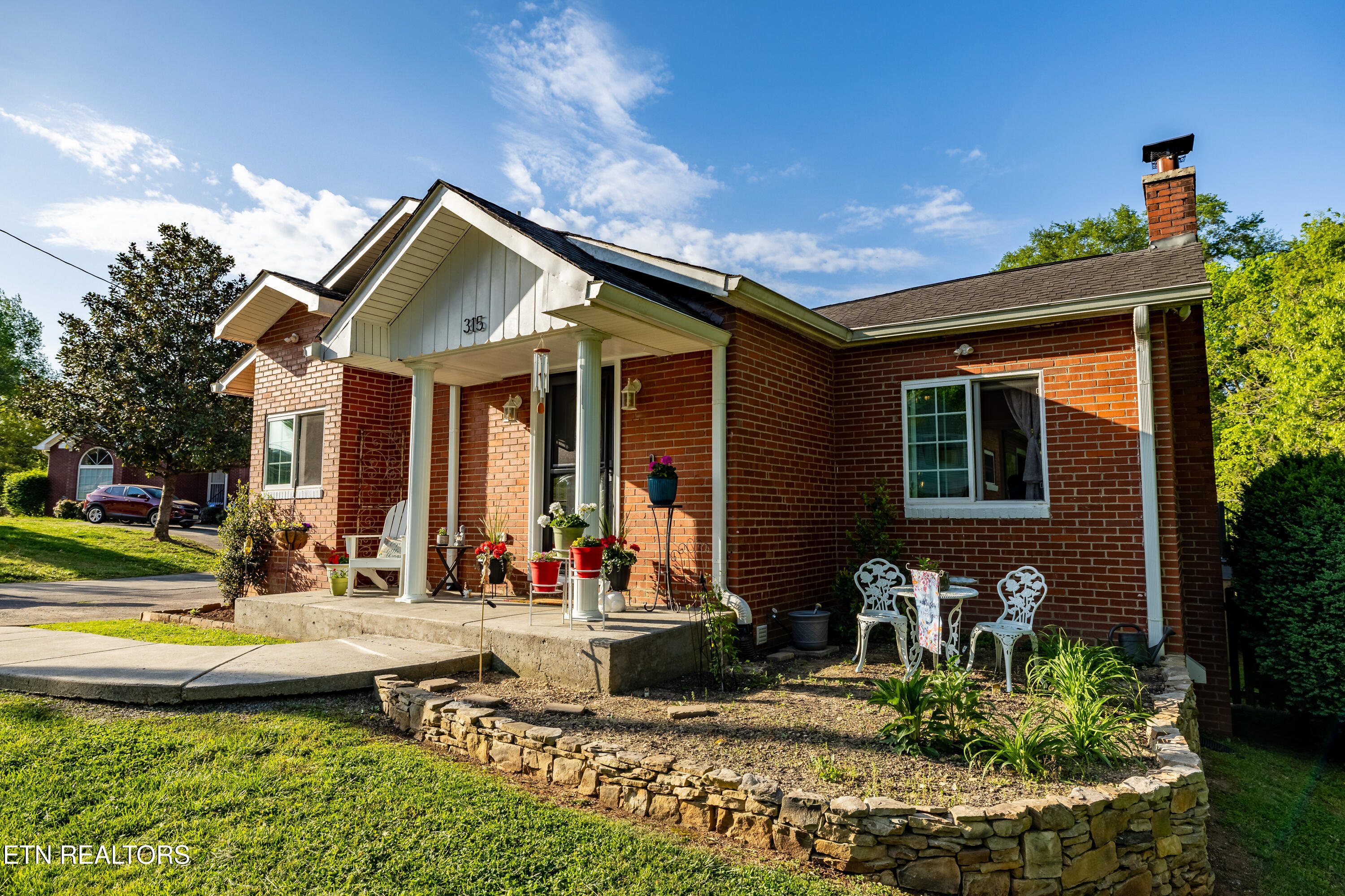 315 South Oak Street Sweetwater, TN 37874 - Photo 3 of 57 315SOakSt-5