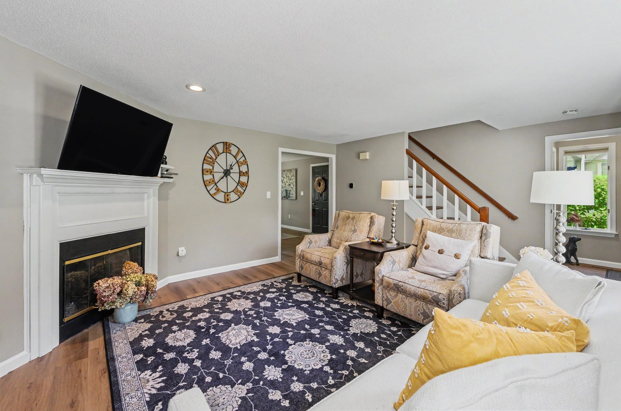 3 Salisbury Road Nashua, NH 03064 - Photo 3 of 48