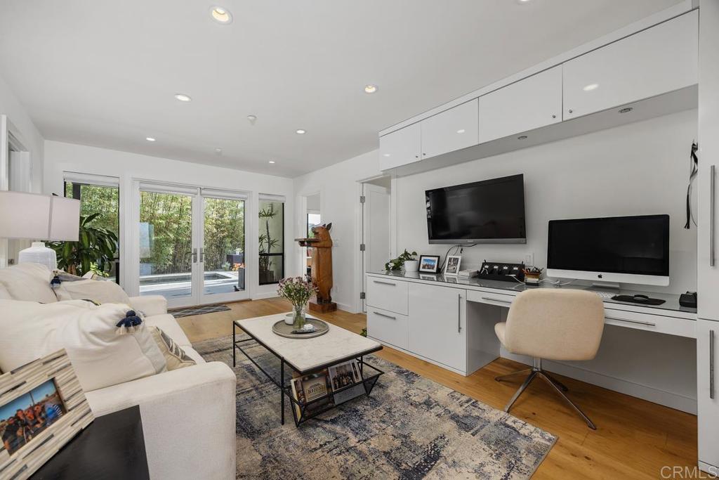 27 East E Street Encinitas, CA 92024 - Photo 8 of 41