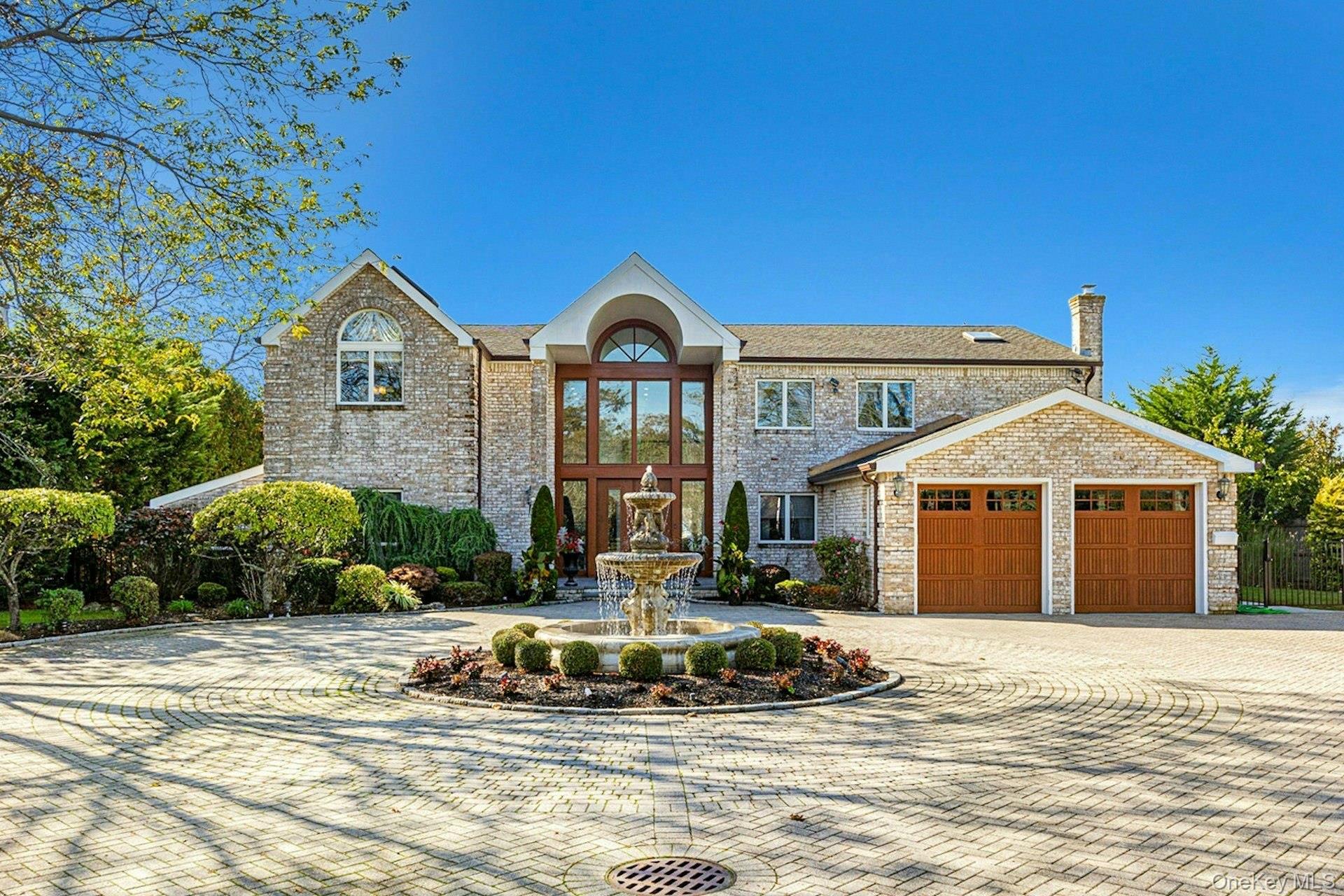 Welcome to 10 Beech Rd in Bayberry Point Estates.