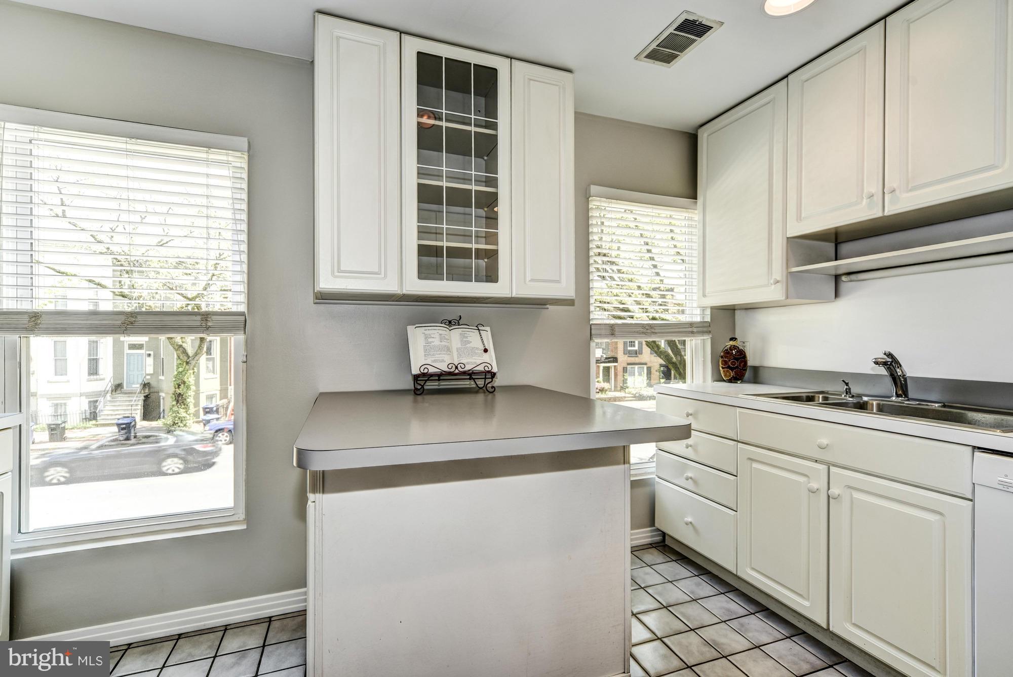 335 11th Street Southeast Washington, DC 20003 - Photo 5 of 13 Kitchen