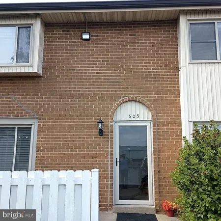 $258,900 | 605 Cobble Creek Curve, Newark, DE 19702