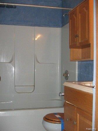 20433 Merriman Road Romulus, MI 48174 - Photo 14 of 14 Main Bathroom