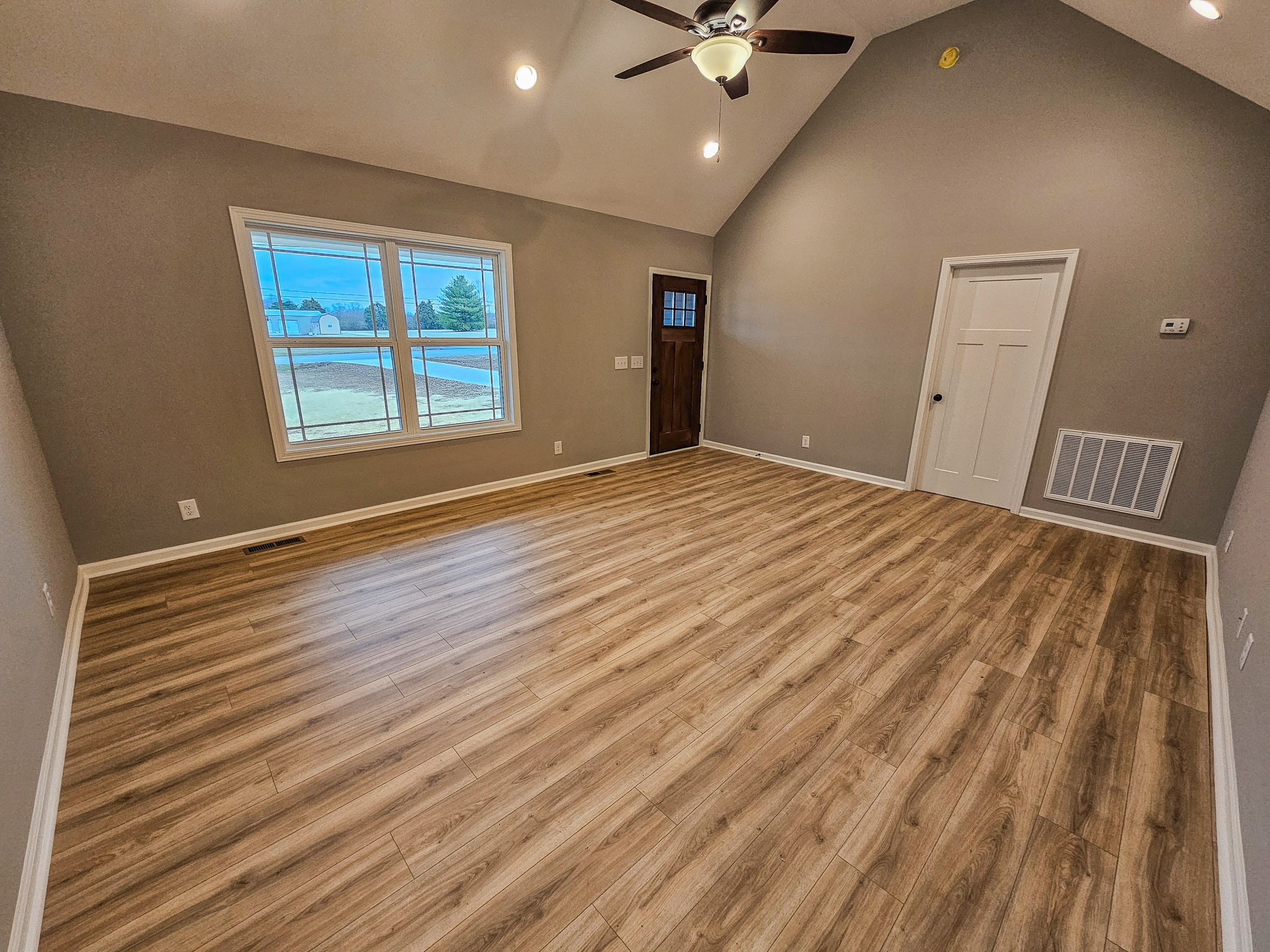 8405 Lynchburg Road Winchester, TN 37398 - Photo 4 of 29 Gallery Image 4