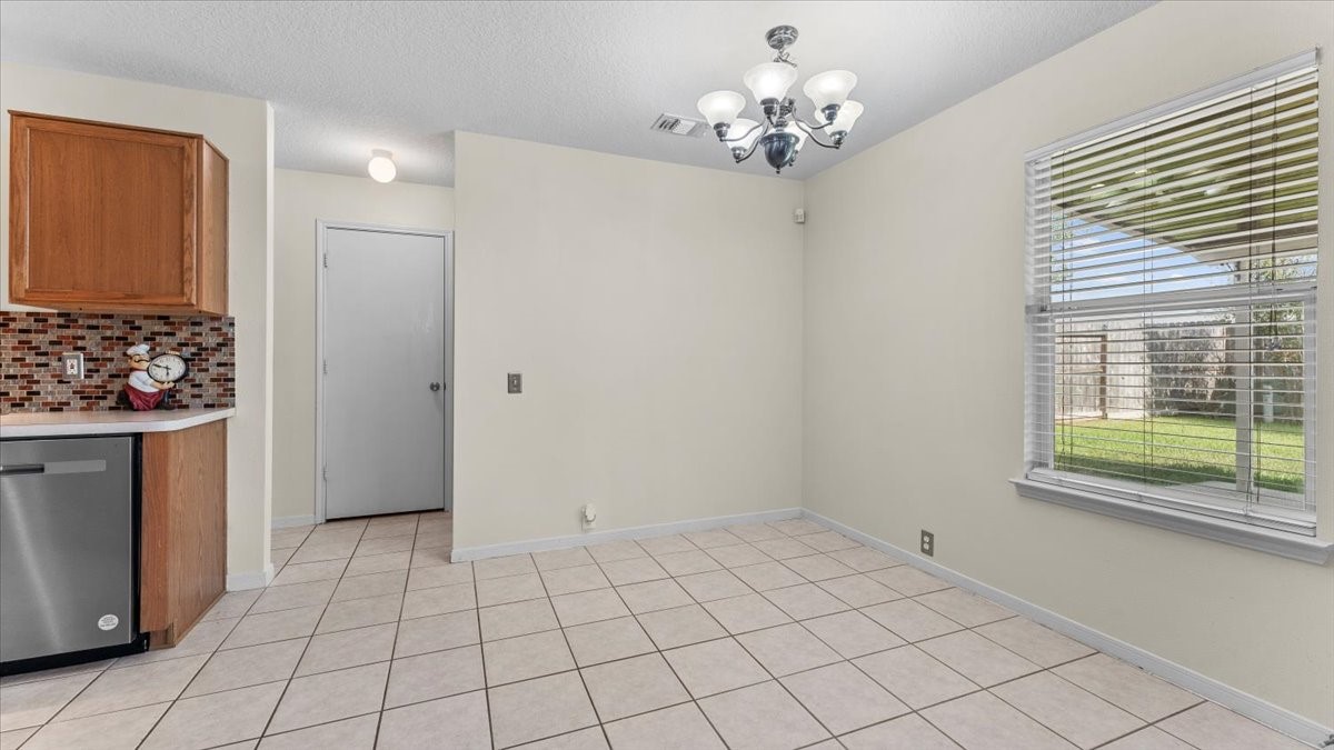 527 Cypresswood Knoll Spring, TX 77373 - Photo 21 of 45 a view of an empty room and window