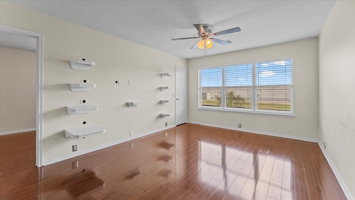 527 Cypresswood Knoll Spring, TX 77373 - Photo 35 of 45 a view of an empty room with window