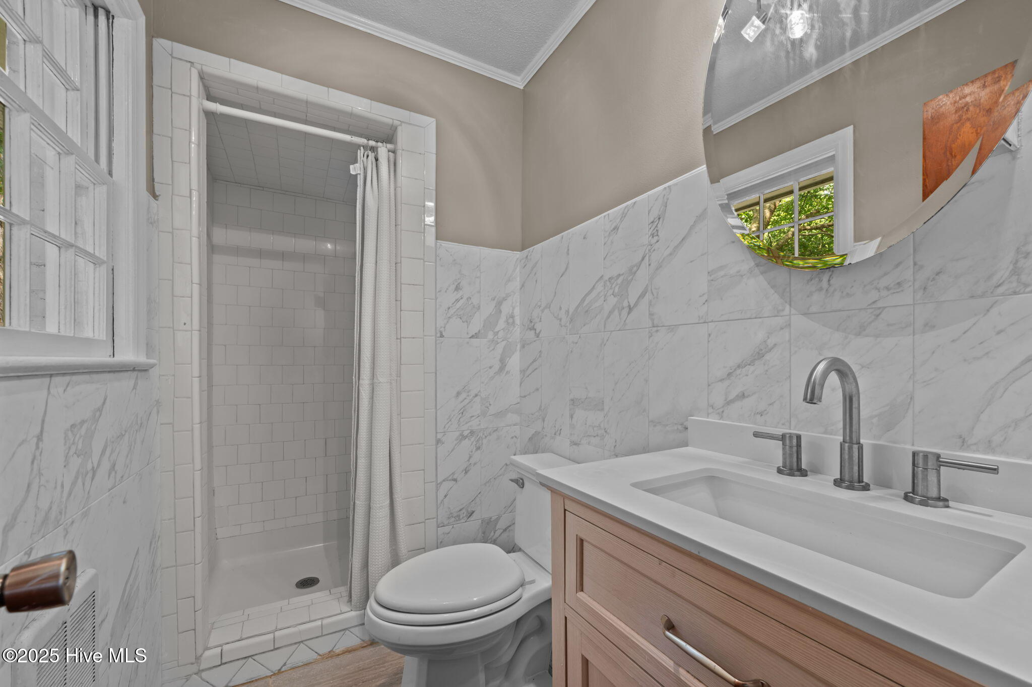 307 Rodmans Road Washington, NC 27889 - Photo 21 of 38 Updated en-suite.