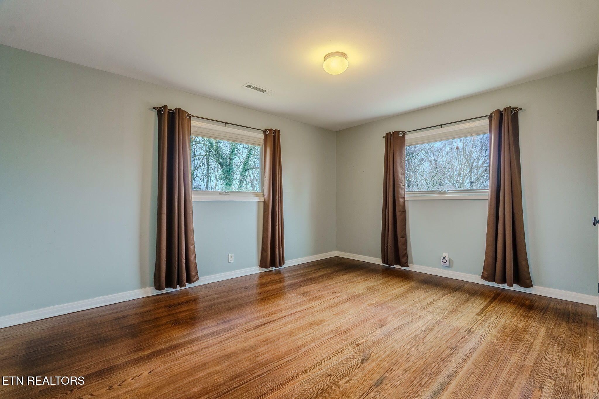 332 Crestview Road Knoxville, TN 37934 - Photo 10 of 38 3-web-or-mls-_DSC2578-HDR
