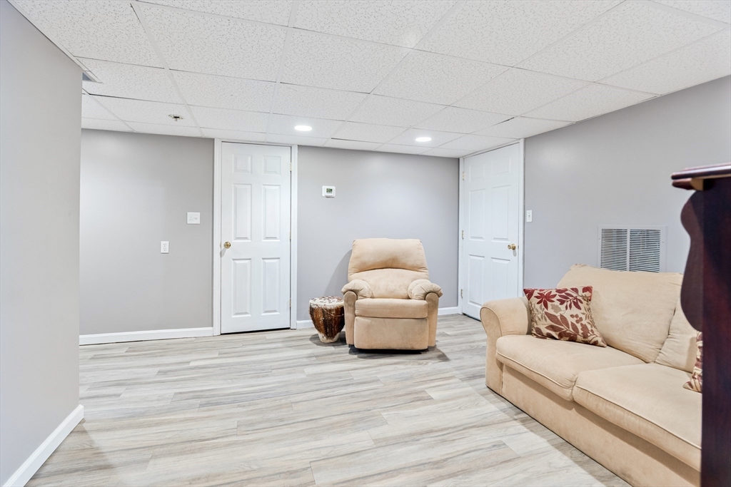 5 Everton Avenue Worcester, MA 01604 - Photo 28 of 36