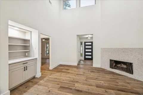 a view of a livingroom with a fireplace