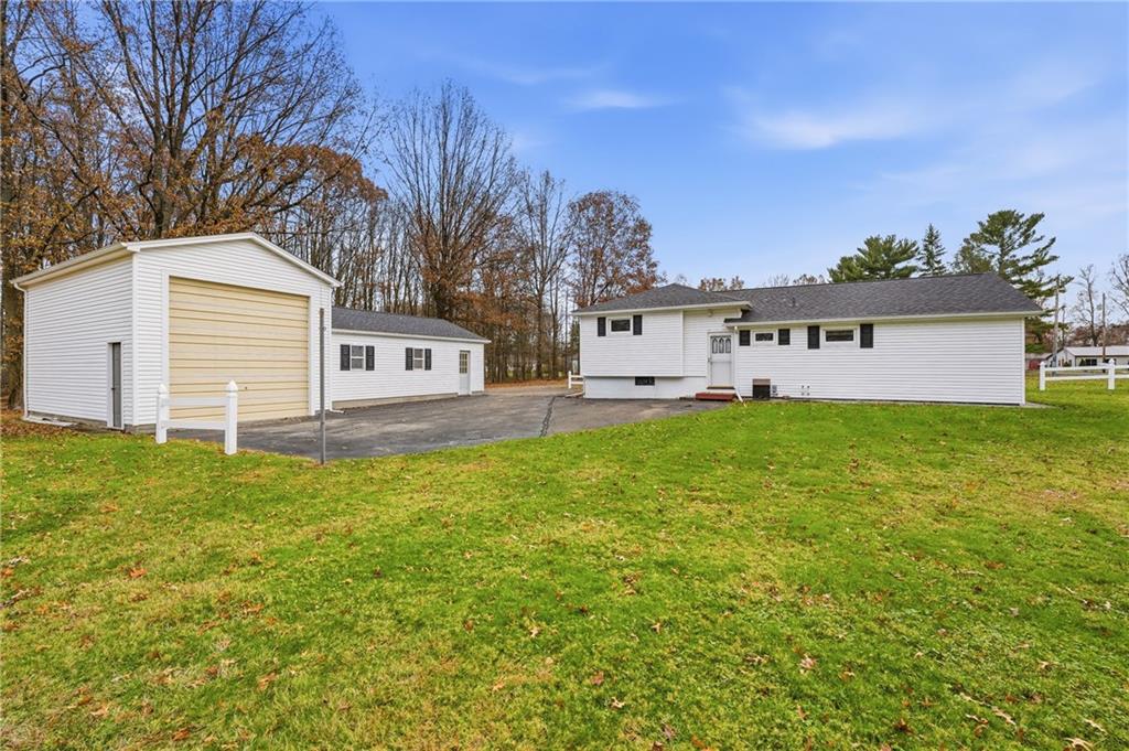 3489 Sample Road Hermitage, PA 16148 - Photo 11 of 33 a house view with garden space