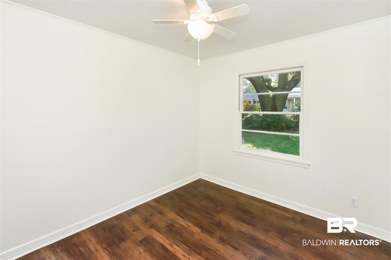 332 Sycamore Lane Mobile, AL 36608 - Photo 17 of 40
