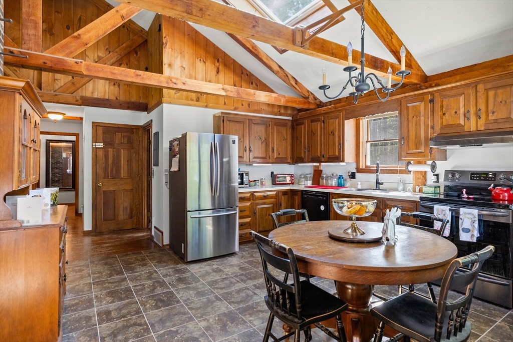 93 Hadley Road Merrimac, MA 01860 - Photo 15 of 42 Gallery Image 15