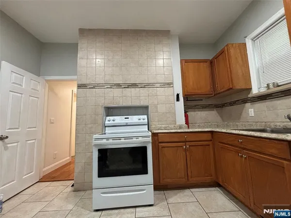 $1,500 | 129 Central Avenue, Unit FIRST, Hackensack, NJ 07601