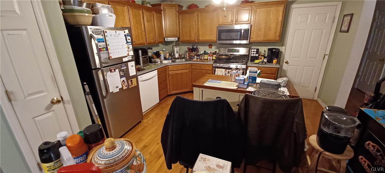4016 Reeve Drive Bethlehem, PA 18020 - Photo 4 of 5 Kitchen