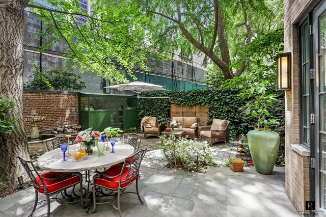 $1,225,000 | 440 East 56th Street, Unit 1G | Sutton Place