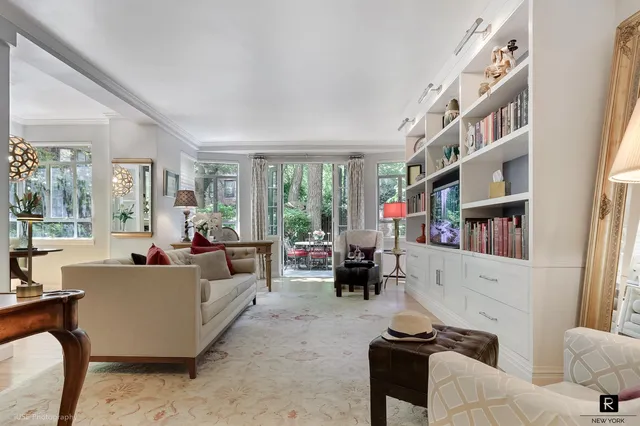 $1,225,000 | 440 East 56th Street, Unit 1G | Sutton Place